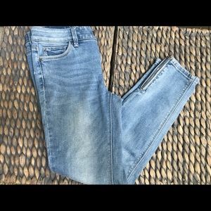 Distressed Washed Jeans
